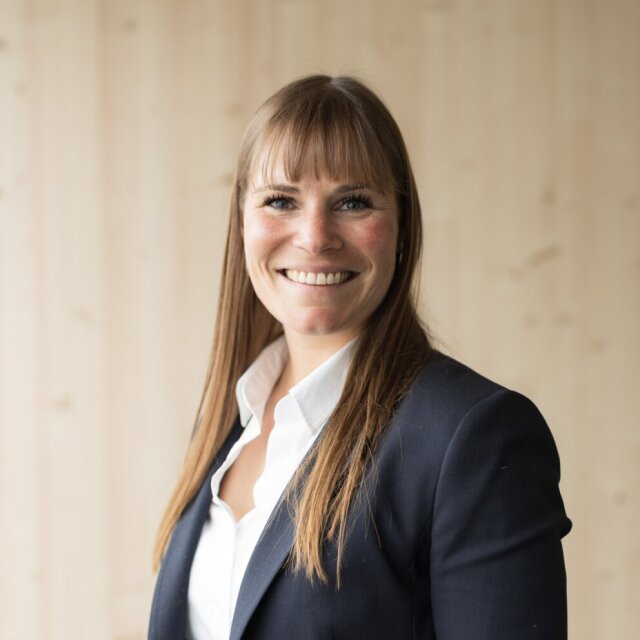 Porträtfoto von Carole Moos, der neuen Direktorin von myexpo.